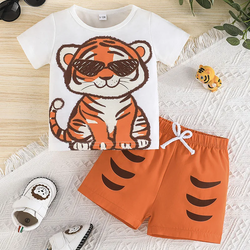 Conjunto verano para niño con camiseta estampada y pantalón corto - imagen 3