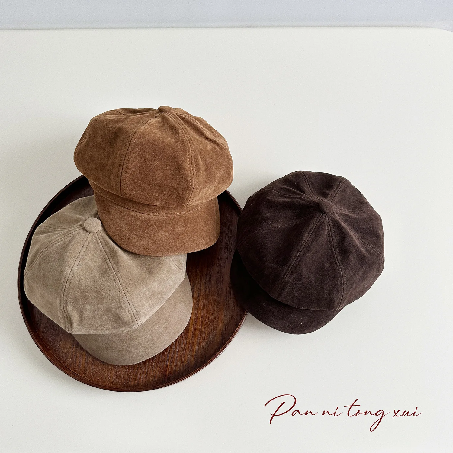 Gorro infantil color negro estilo británico