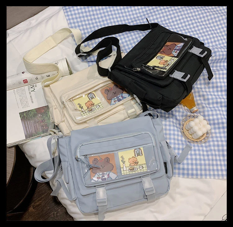 Comparativa de tamaño del bolso respecto a objetos cotidianos