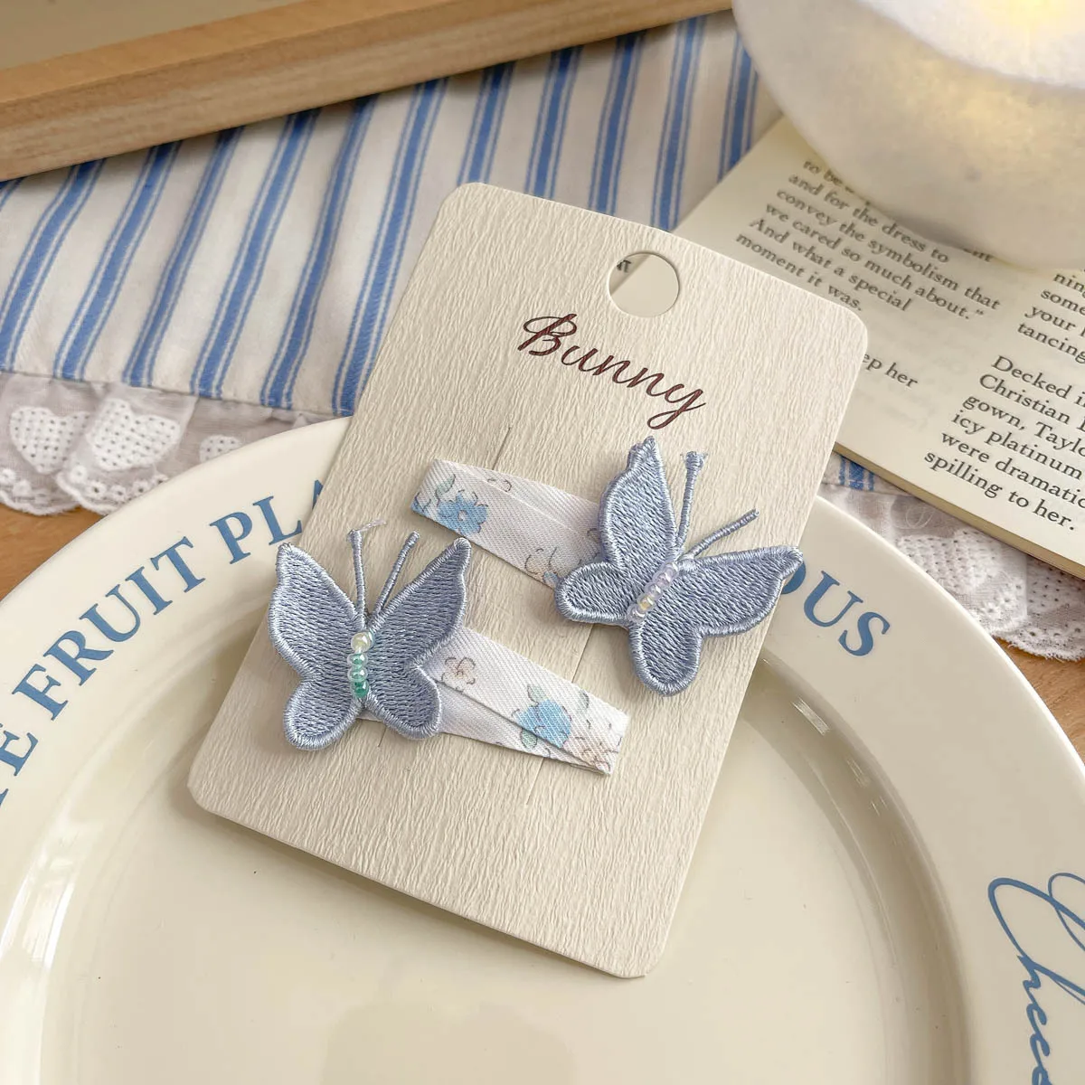 Pinza para el pelo infantil lateral con mariposa y flores elegantes - imagen 5