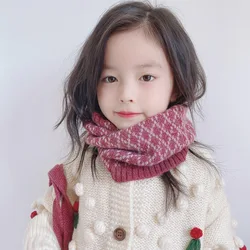 Bufanda para niños de cuello suave a cuadros en invierno bebé