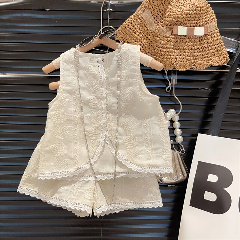 Conjunto de verano niña con chaleco floral bordado y pants de encaje - imagen 2