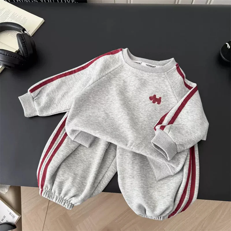 Conjunto de primavera para bebé con sudadera y pantalón dibujos - imagen 3