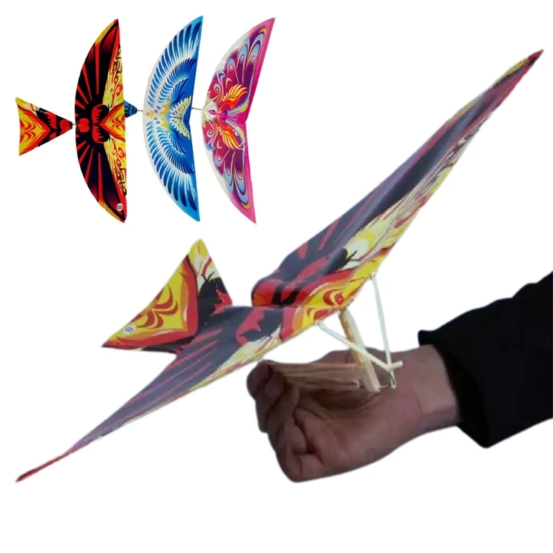 Tres ornithopters sobre una superficie roja