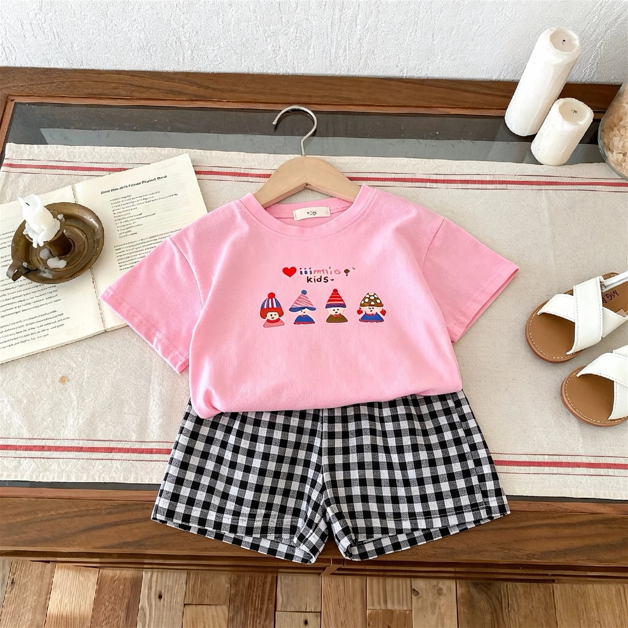 Detalle de la camiseta de manga corta