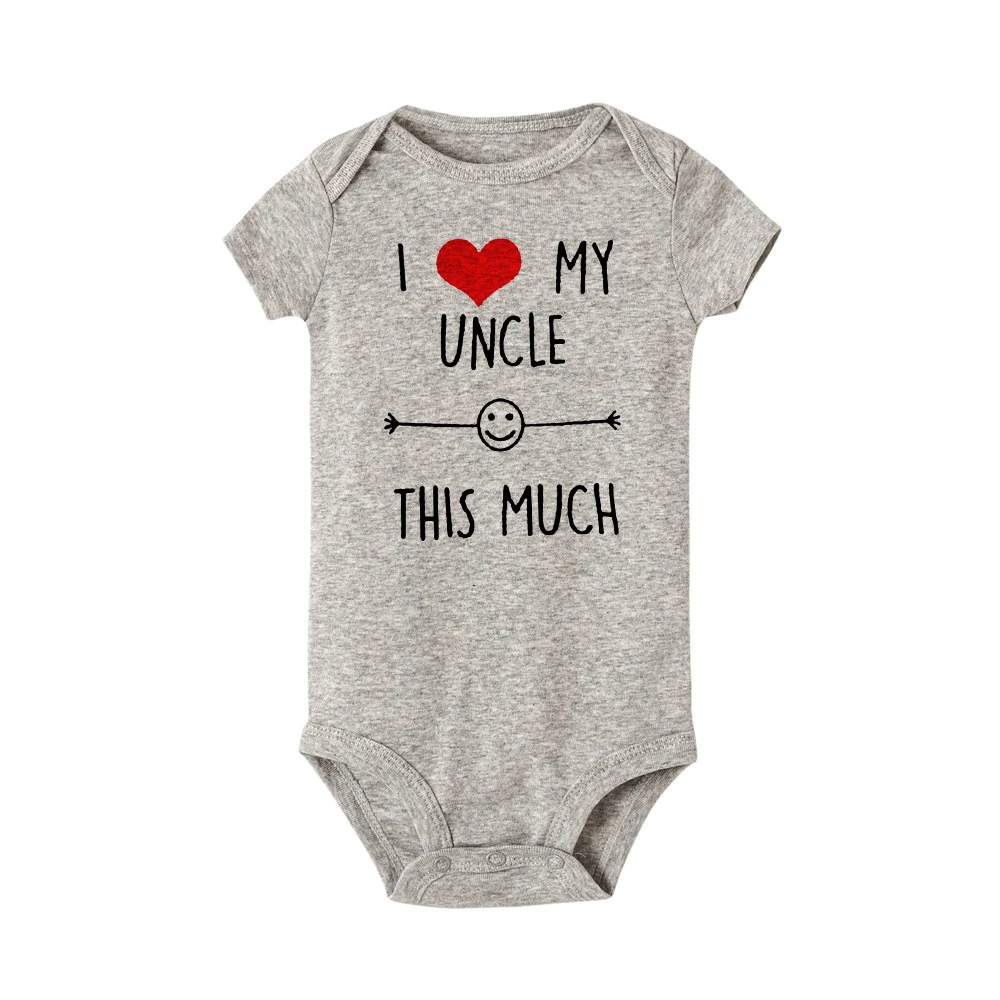 Pelele infantil con diseño divertido