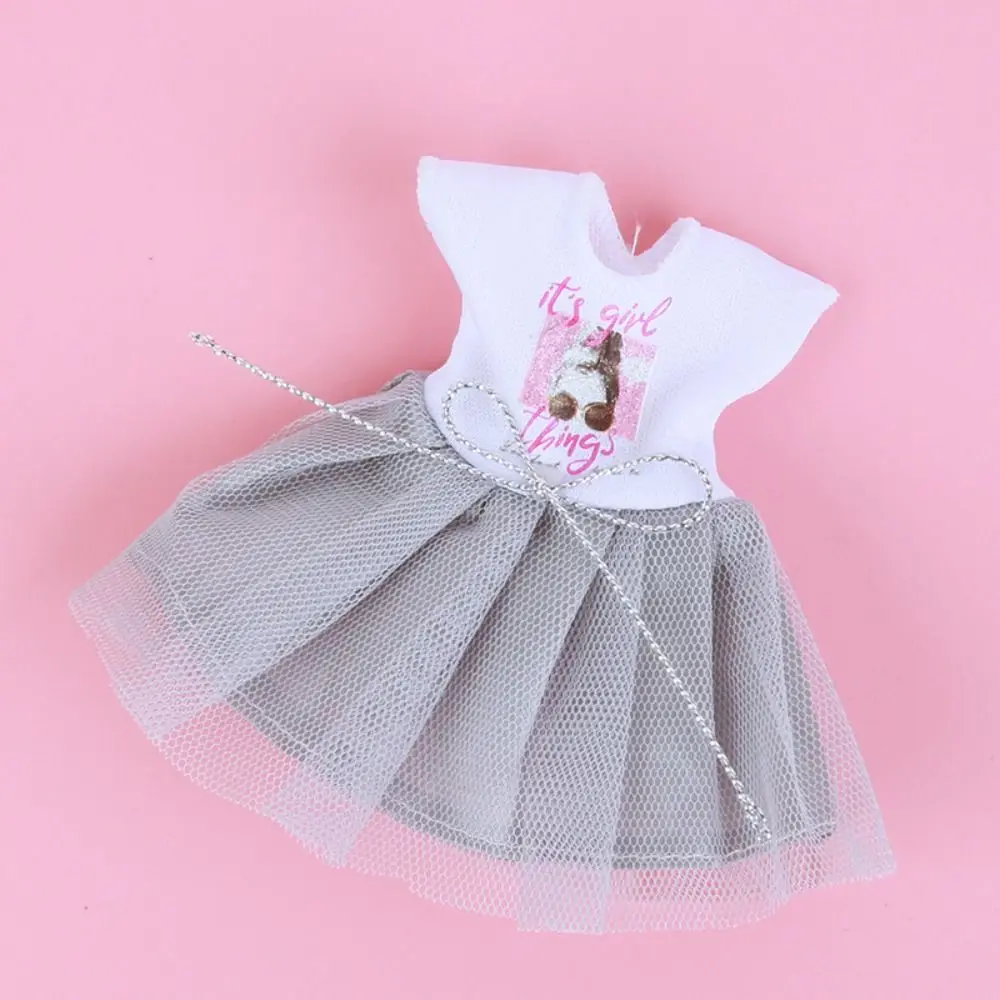 Detalle de la ropa de muñeca