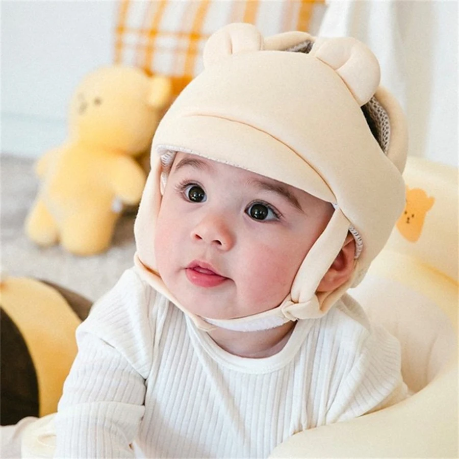 Gorro anticaída para bebés en uso