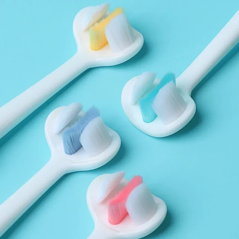 Cepillo de dientes infantil de tres caras con cerdas suaves para niños de 3 a 10 años