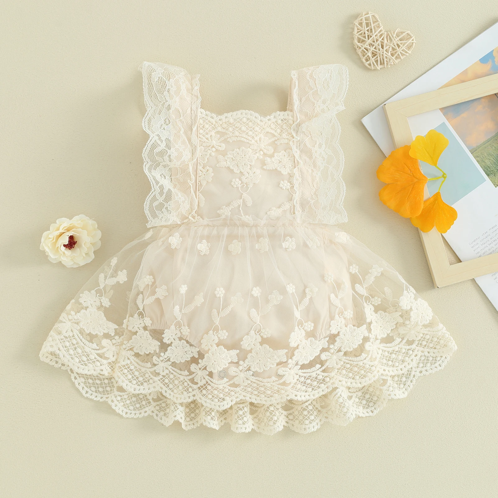 Pelele de verano para niña con encaje floral y falda triangular - imagen 5