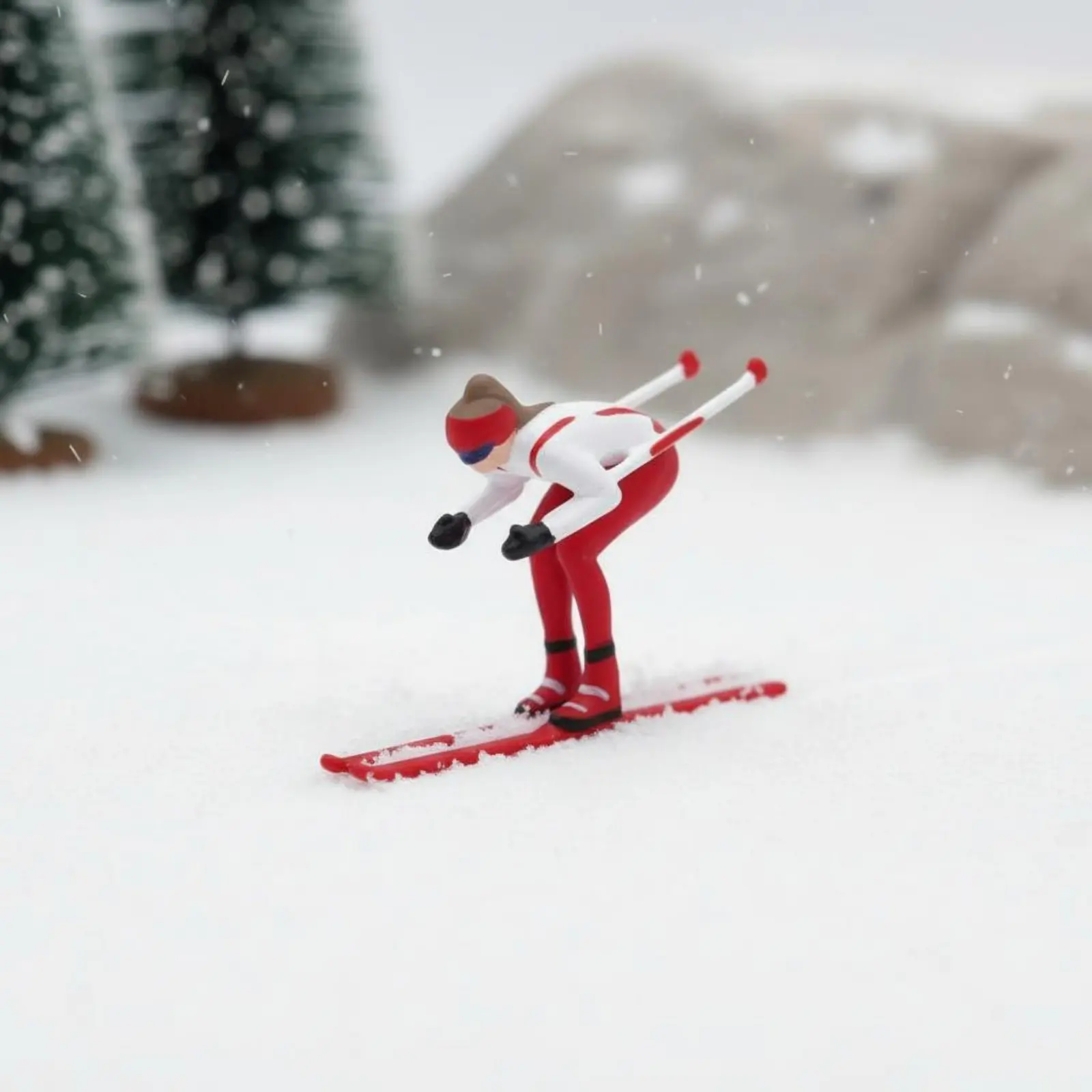 Figura de esquiador en miniatura coleccionable con pose de acción - imagen 2