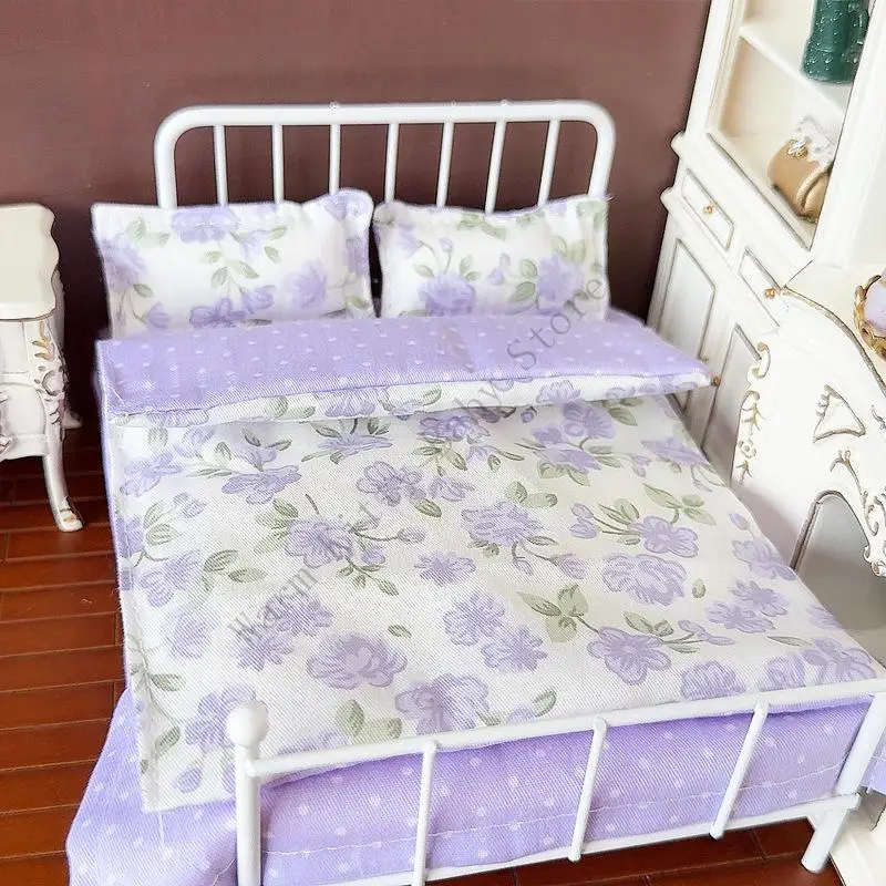 Textiles miniatura tipo edredón para dormitorio de muñecas