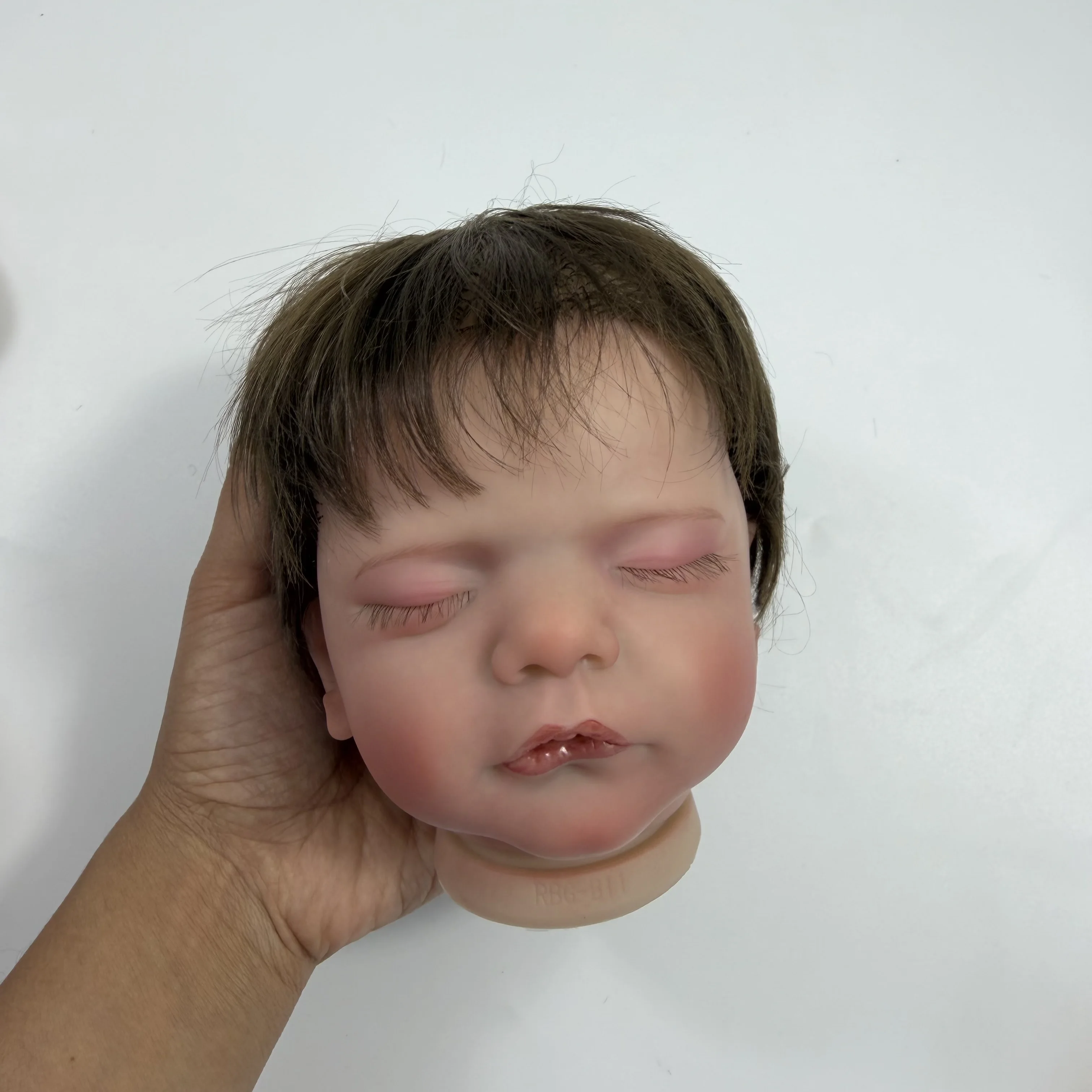 Kit de muñeca reborn Sam con pelo injertado y cuerpo de tela - imagen 4