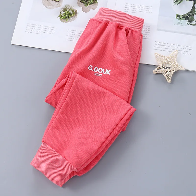 Pantalón en uso infantil