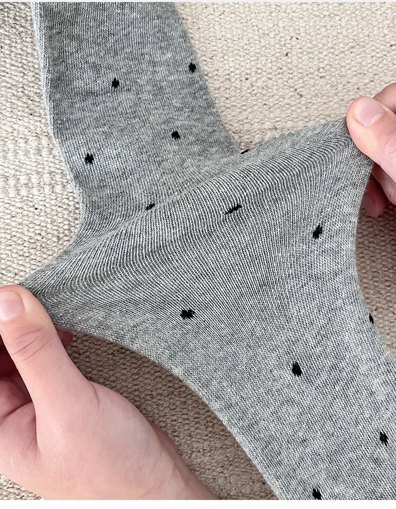 Primer plano del estampado de lunares