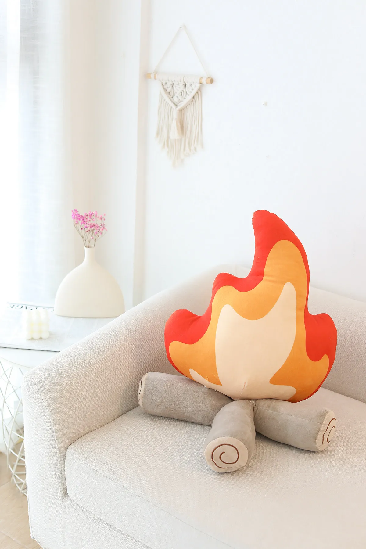 Diseño y detalles del muñeco de fuego