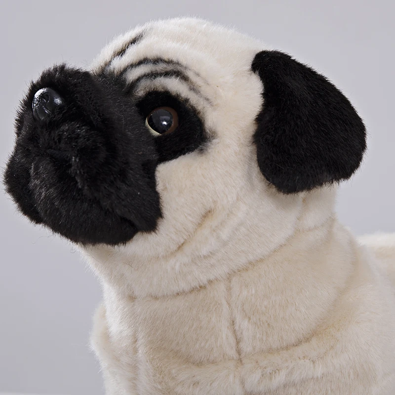 Detalle del peluche y forma del can