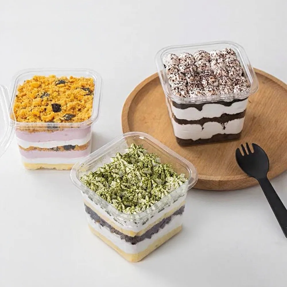 Vasos desechables transparentes con tapa para mousse y postres