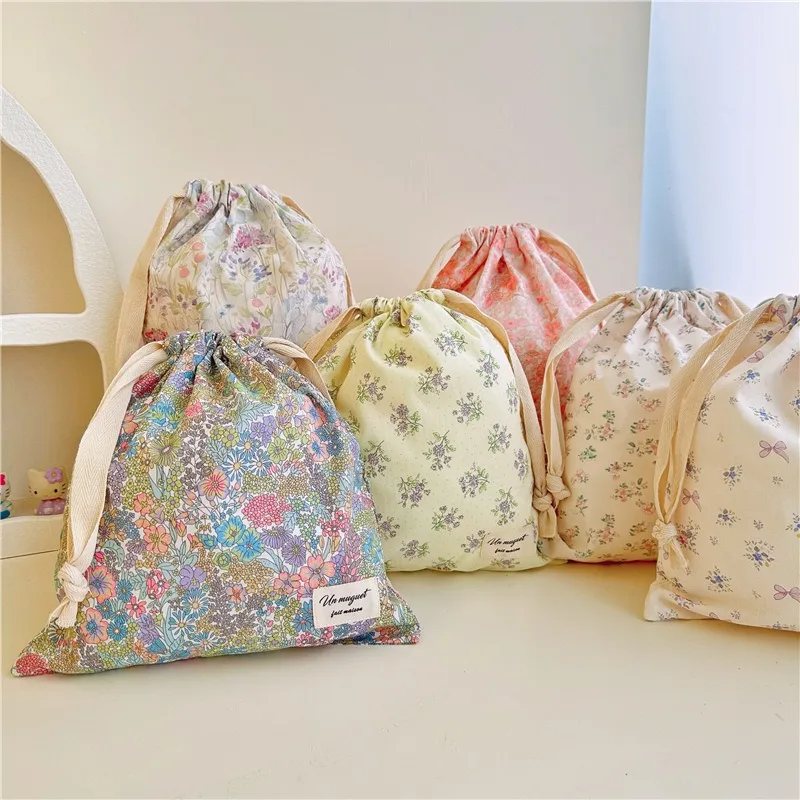 Bolsa para pañales de algodón con cordón y estampado floral - imagen 2
