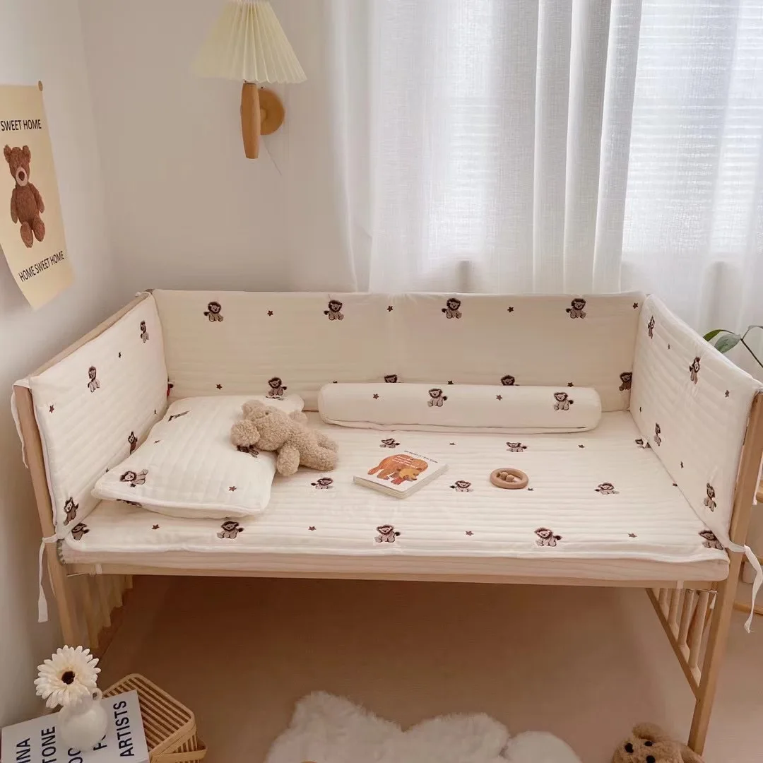 Barandilla de protección para cama de bebé con bordado animado - imagen 2