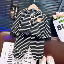 Conjunto abrigo infantil otoño con capucha y pantalón rayas para bebé