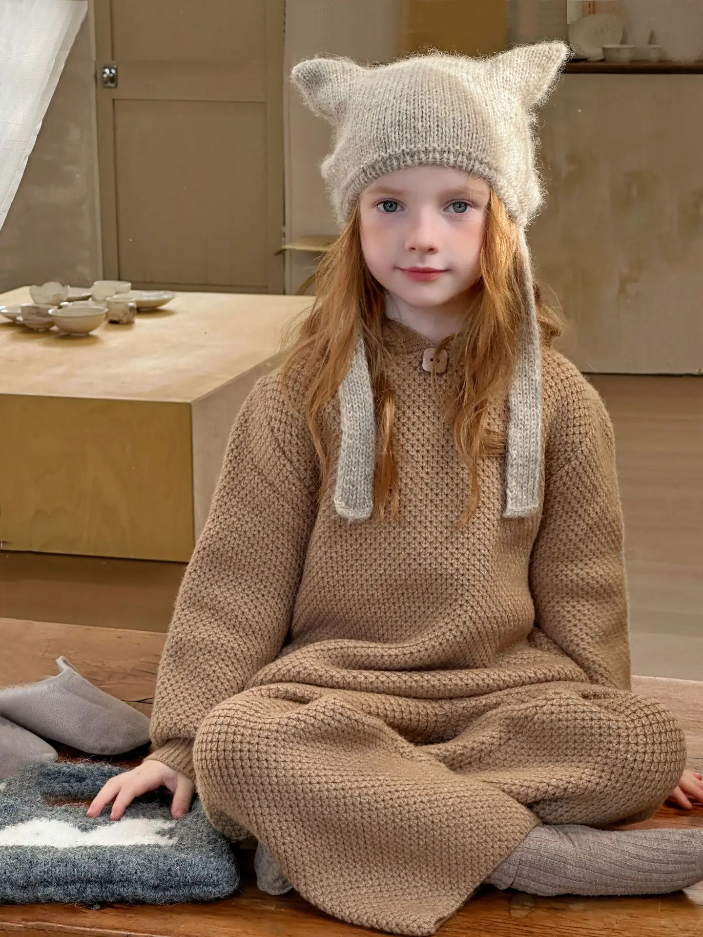 Conjunto de punto infantil – Sudadera con capucha y pantalón largo - imagen 2