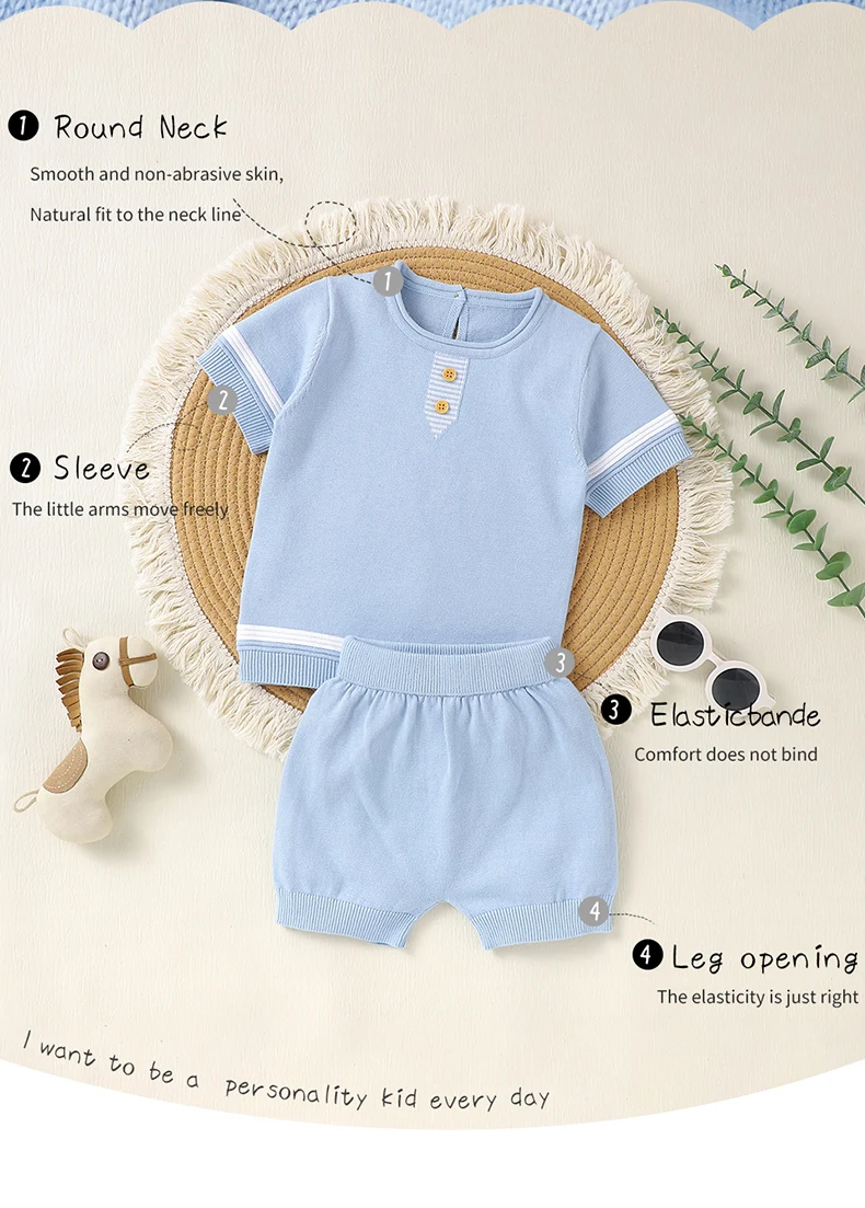 Conjunto completo puesto en bebé durmiendo