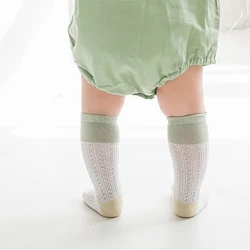 Calcetines largos acolchados para bebé – Sin costuras y puntera suave
