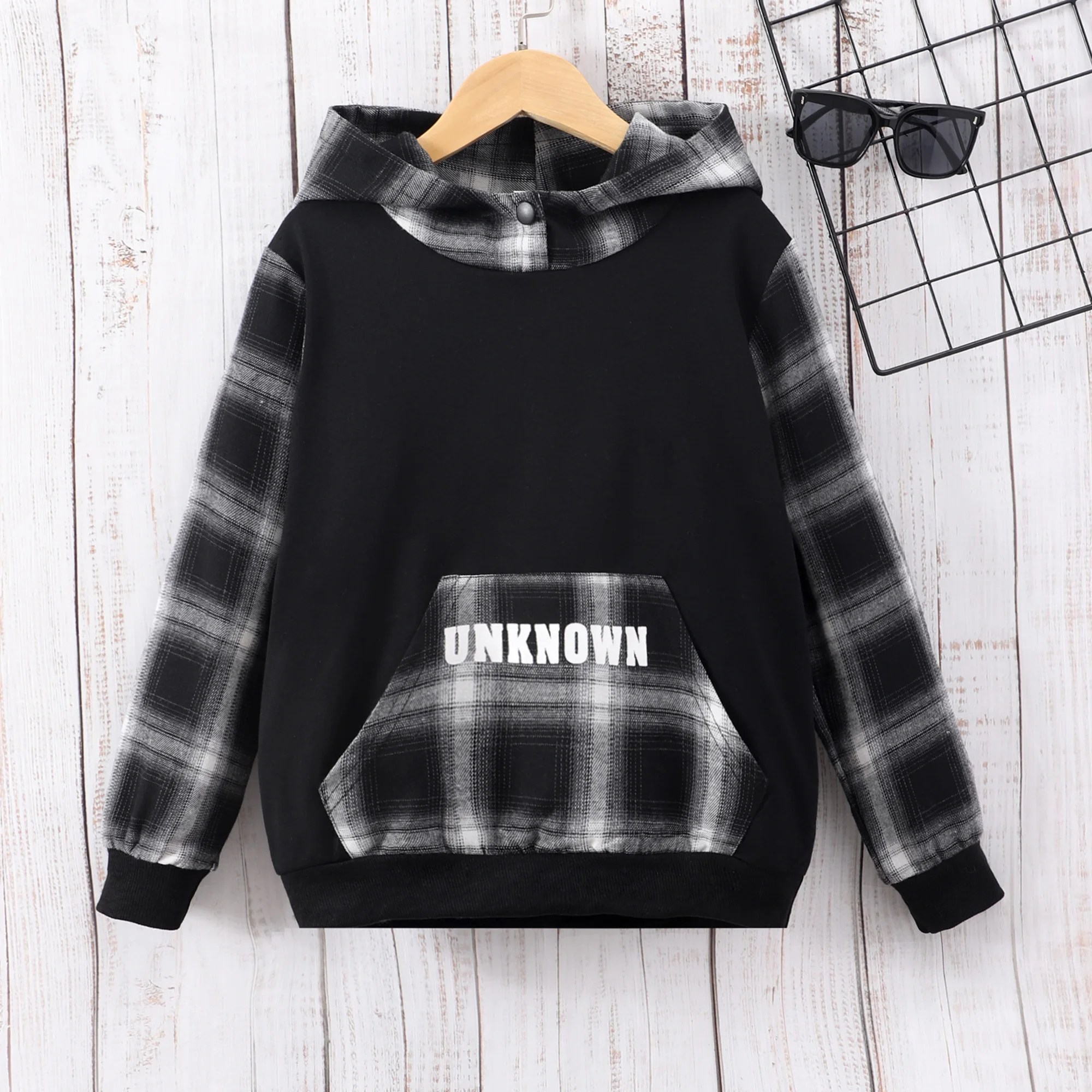Sudadera con capucha infantil deportiva de cuadros patchwork y letras