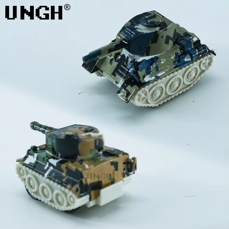 Niño jugando con el tanque inercial