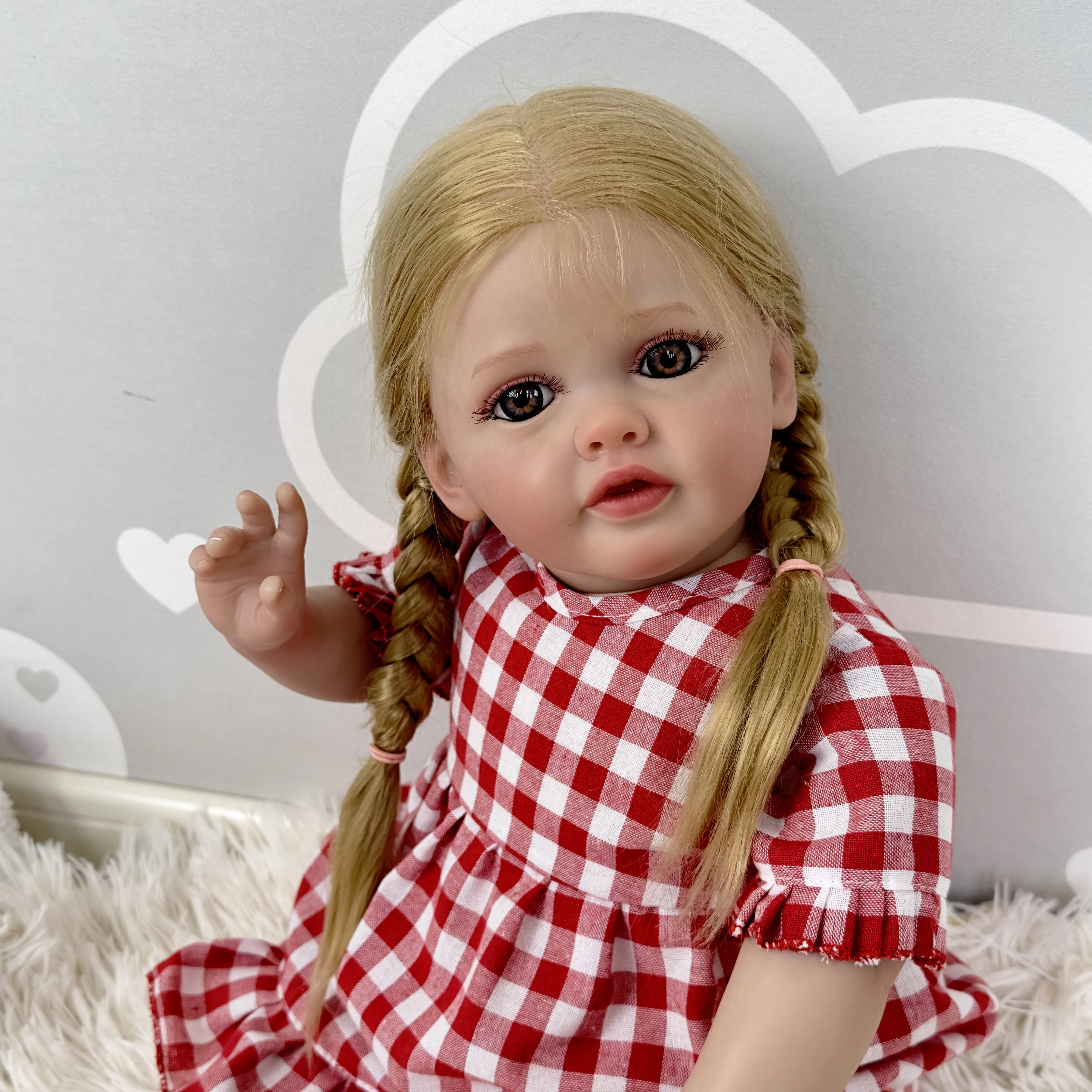 Detalle de las articulaciones y cuerpo de tela suave