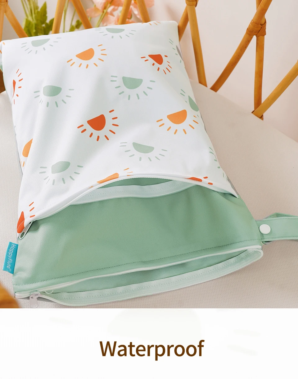 Bolsa usada en contexto de viaje o piscina