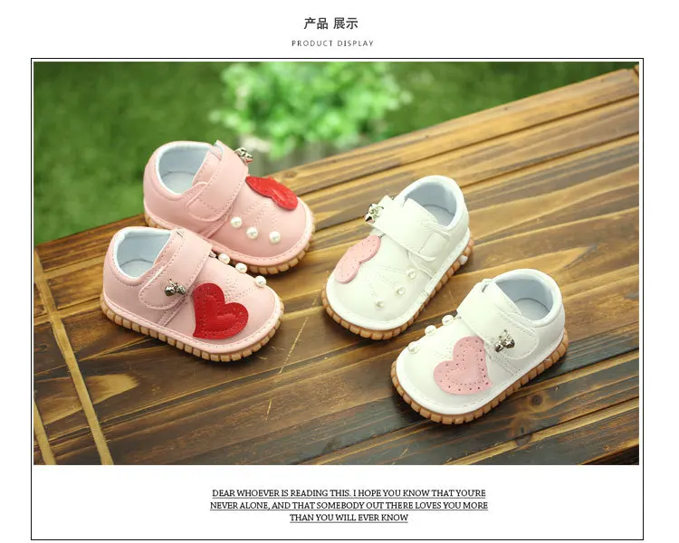 Zapatos de bebé para primavera con look sencillo y elegante