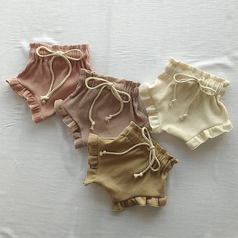Pantalones cortos bebé bombachos de gofre con volantes – veraniegos - imagen 5