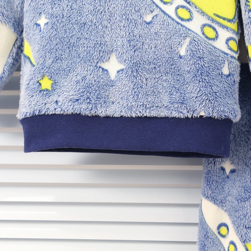 Modelo de pijama completo para bebé