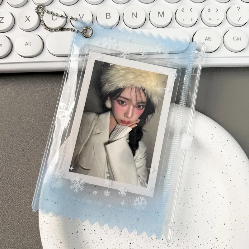 Funda porta tarjetas de PVC con cierre mariposa y copo de nieve - imagen 5