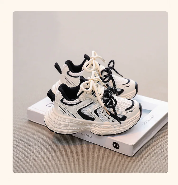 Zapatillas con acabado deportivo en colores