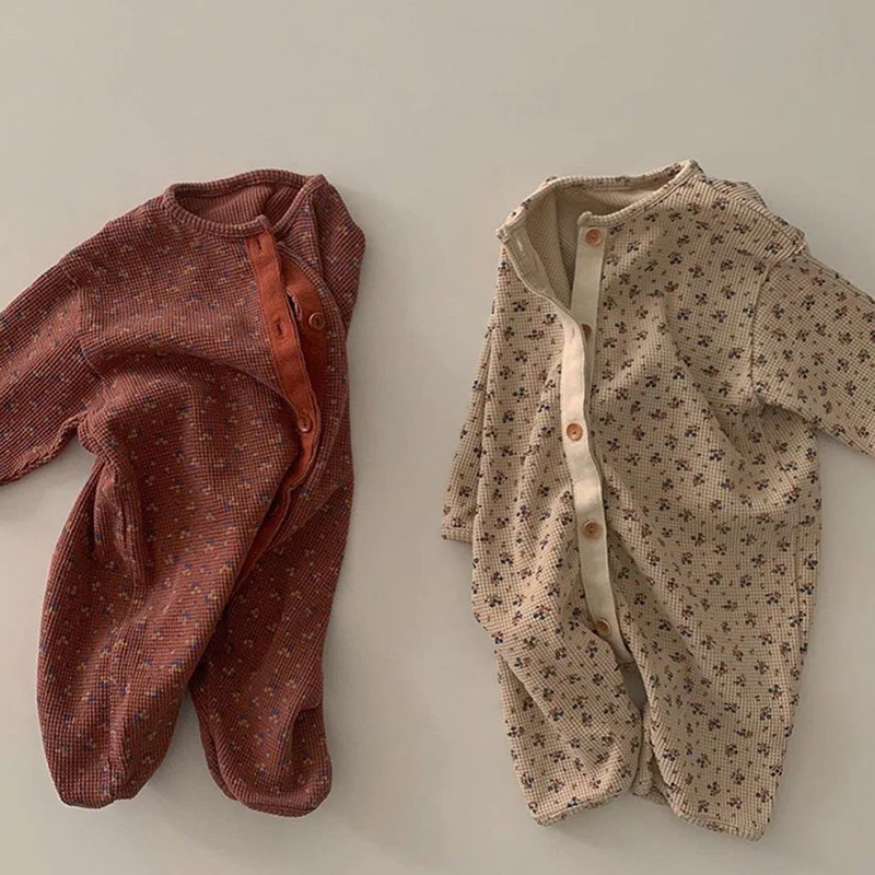 Pelele floral de bebé estilo gofré para otoño cómodo