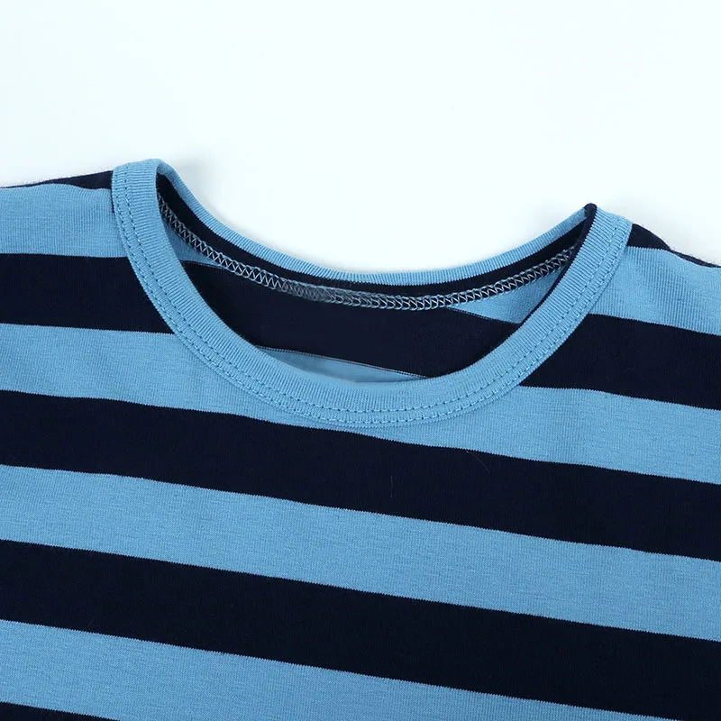 Ropa de bebé con estética moderna