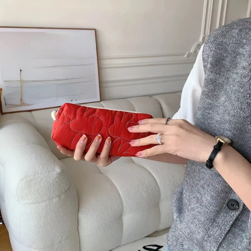 Estuche de lápices con forma de conejo para el cole - imagen 3