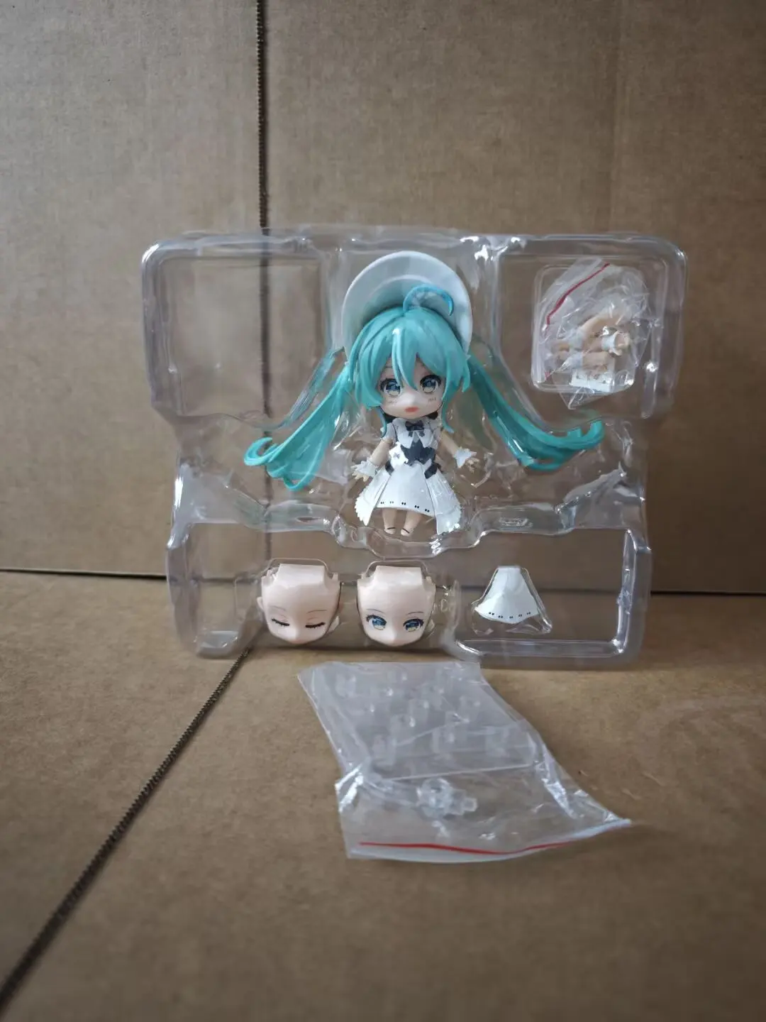 Figura articulada coleccionable Hatsune Miku Symphony gato afortunado - imagen 4