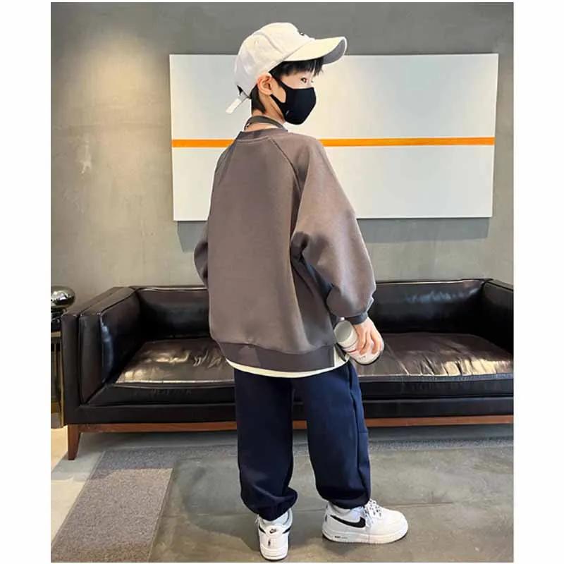 Conjunto de otoño para niños con suéter y pantalón - imagen 5