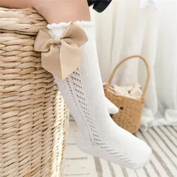 Calcetines largos infantiles con lazo algodón suave