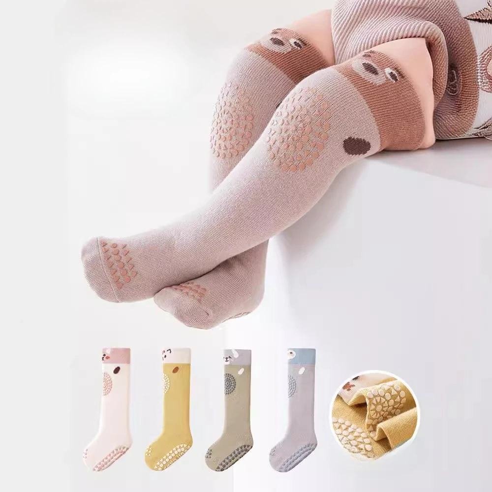 Calcetines antideslizantes hasta la rodilla con dibujos animados - imagen 4