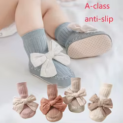 Calcetines antideslizantes para bebé con suela de cuero y gran lazo