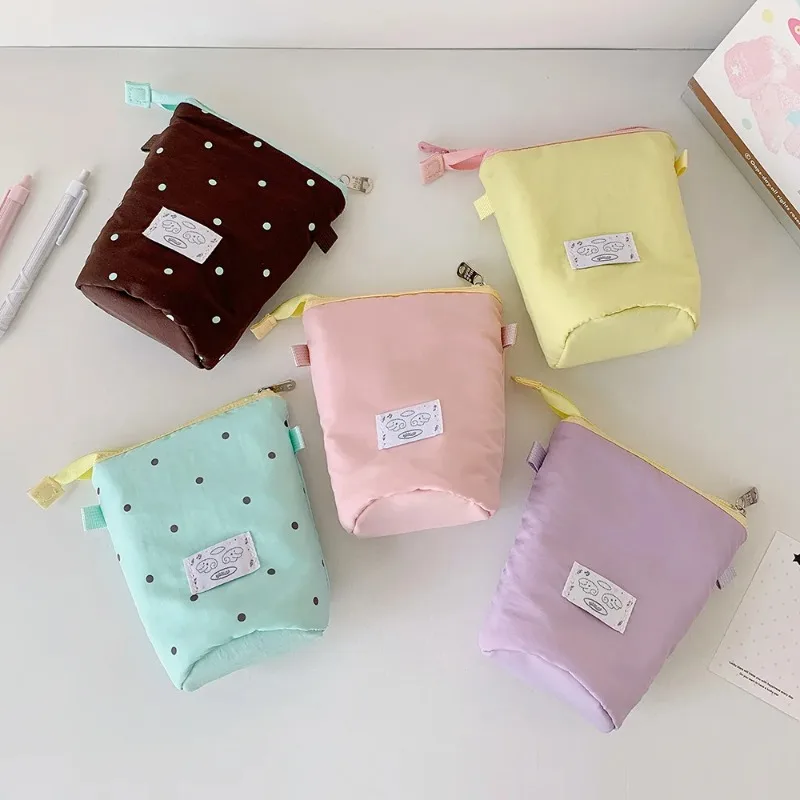 Accesorio de escritorio para mantener a mano el material