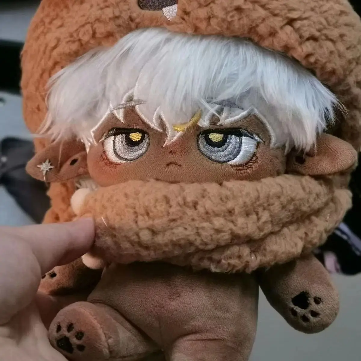 Peluche esponjoso de gato negro estilo Astro