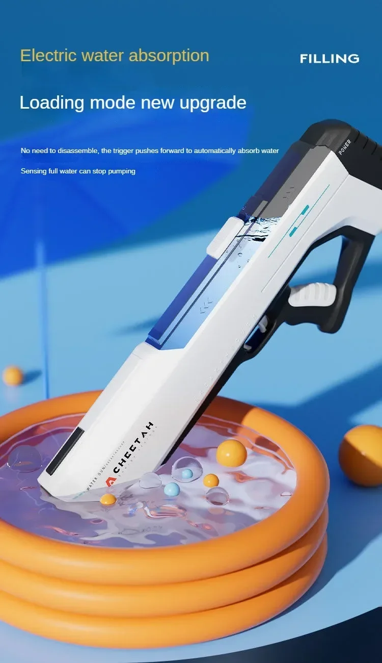 Niño jugando con la pistola de agua en una piscina familiar