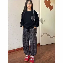 Conjunto de otoño para niños con sudadera y pantalón estampado