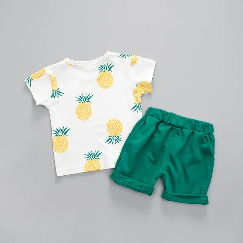 Conjunto de verano para niña en algodón con camiseta y pantalones cortos - imagen 3